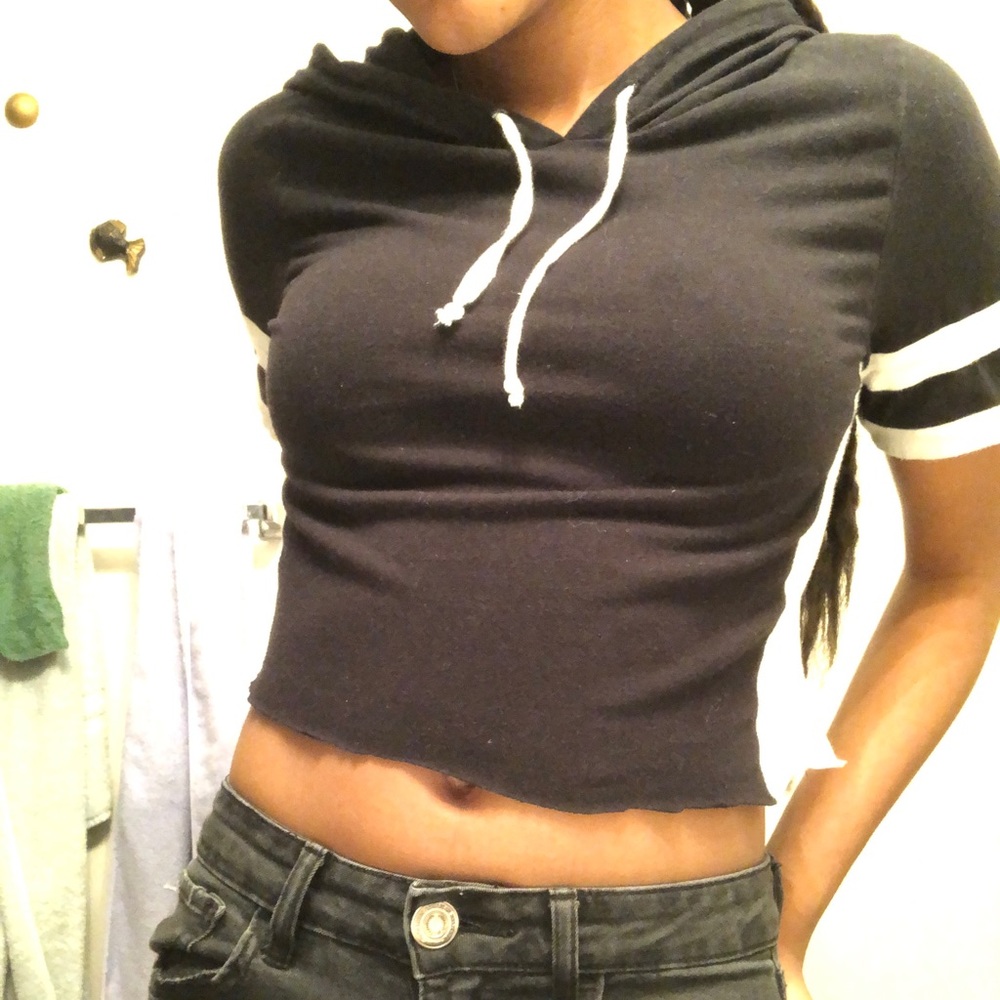 Black &White Hoodied Crop Top